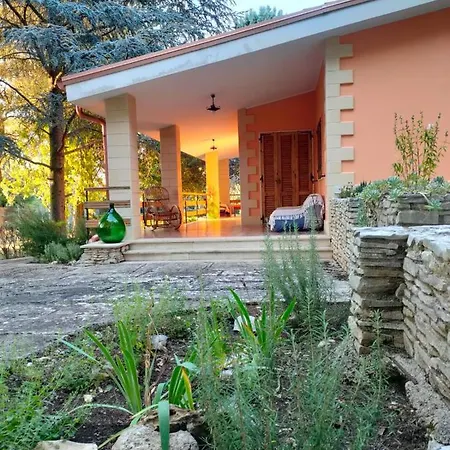 Nature, Memories And Garden Shower At Casa Del Castello * Castel Del Monte (Apulia)
