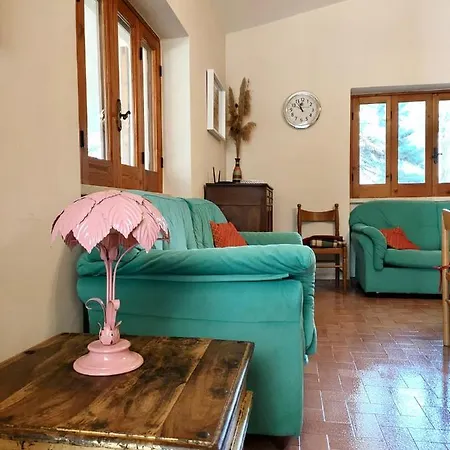 Nature, Memories And Garden Shower At Casa Del Castello Villa Castel Del Monte (Apulia)