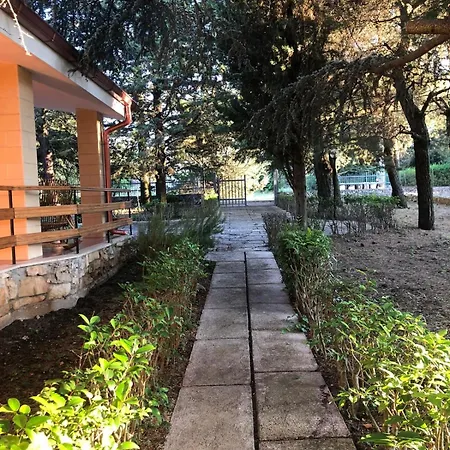 Nature, Memories And Garden Shower At Casa Del Castello Villa